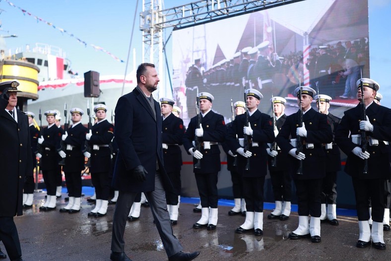 Uroczystość chrztu i wodowania ORP Czajka