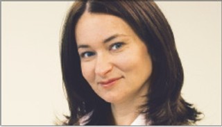 Czy rozwiązanie układu zbiorowego oznacza automatyczną zmianę warunków pracy i płacy