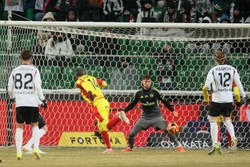 Koszmarny debiut Papszuna. W Legii zmienił się trener, ale wyniki zostały po staremu