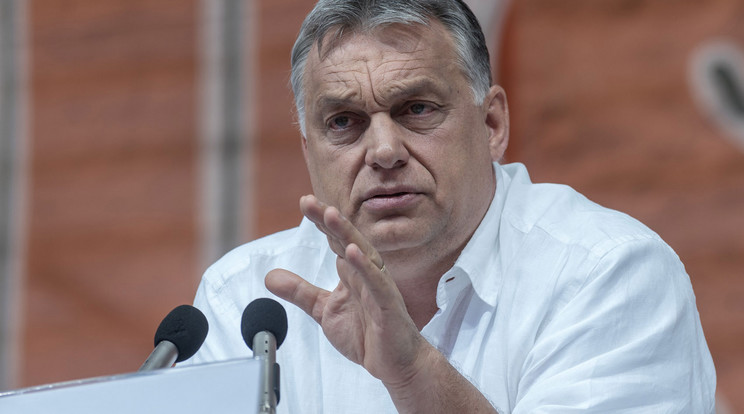 Orbán Viktor megmutatta unokáját /  Fotó: MTI Veres Nándor