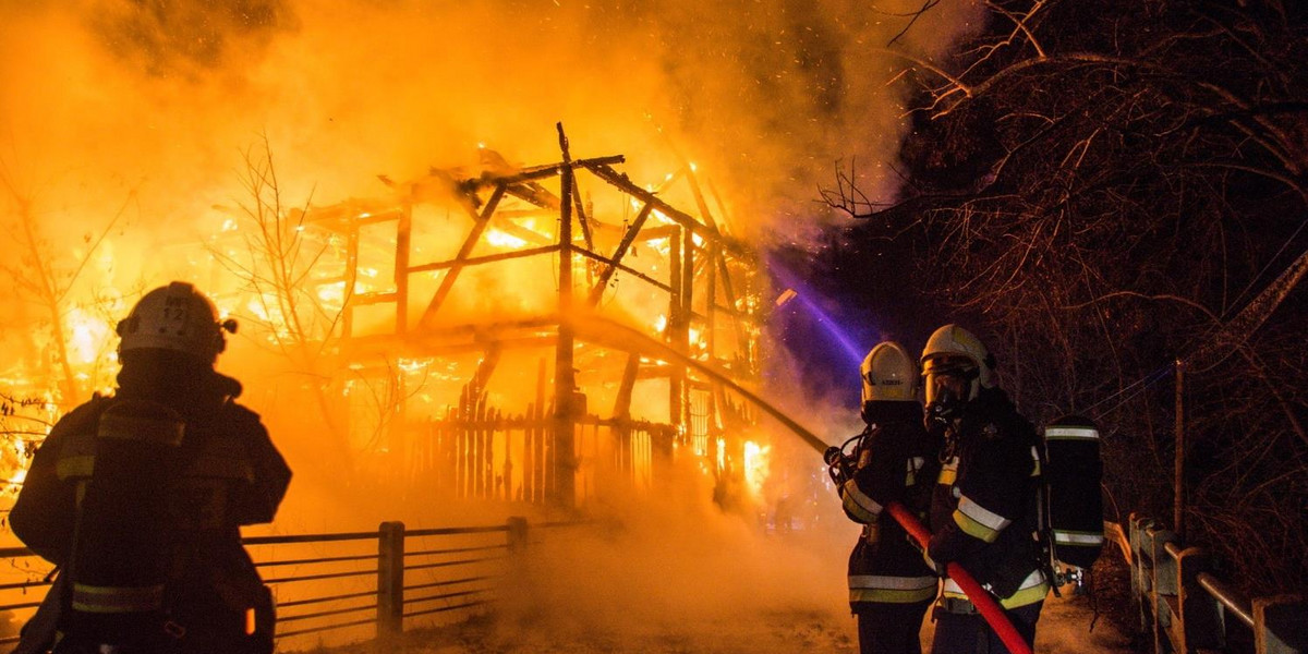 Pożar pod Skierniewicami. Spłonął zabytkowy młyn nad Rawką