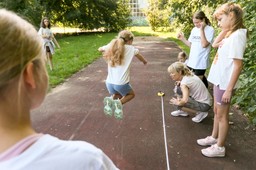 W roku szkolnym 2025/2026 MEN bierze się za WF. Dzieci będą często poddawane testom