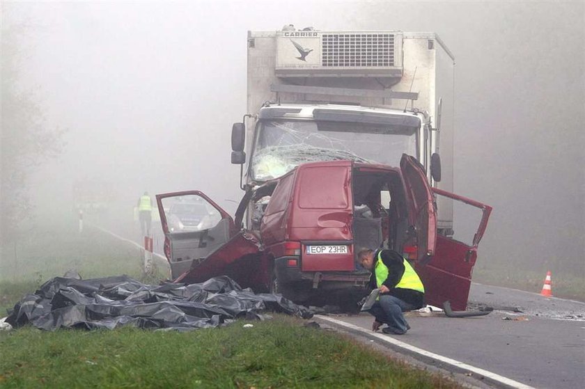 Masakra na drodze. Wypadek busa na E707