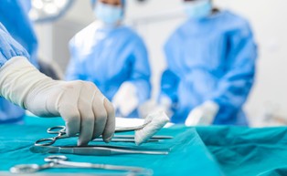 Lekarze usunęli kobiecie guza ważącego 42 kg