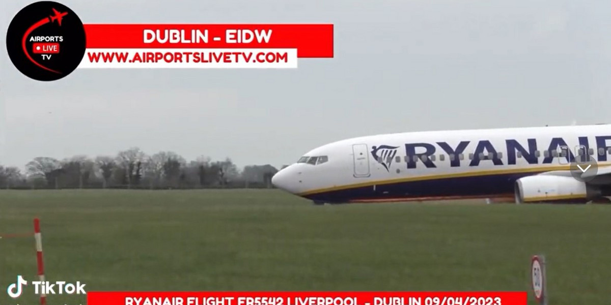 Dramatyczne lądowanie Ryanaira. Spod samolotu leciały iskry.