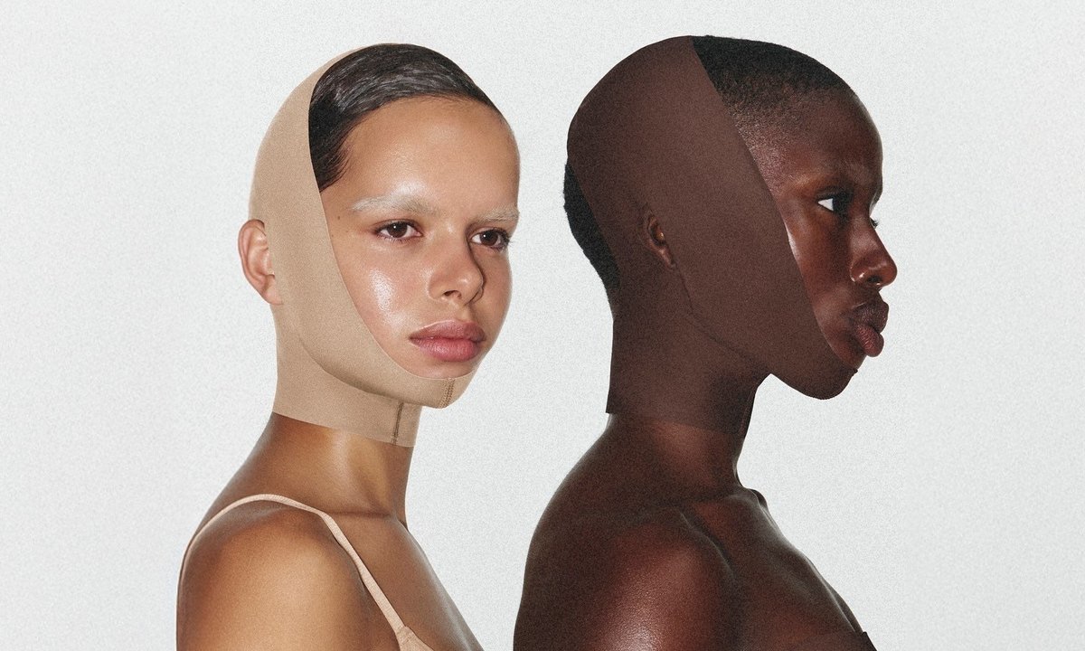 Kim Kardashian sprzedaje bieliznę modelującą... twarz. Eksperci alarmują