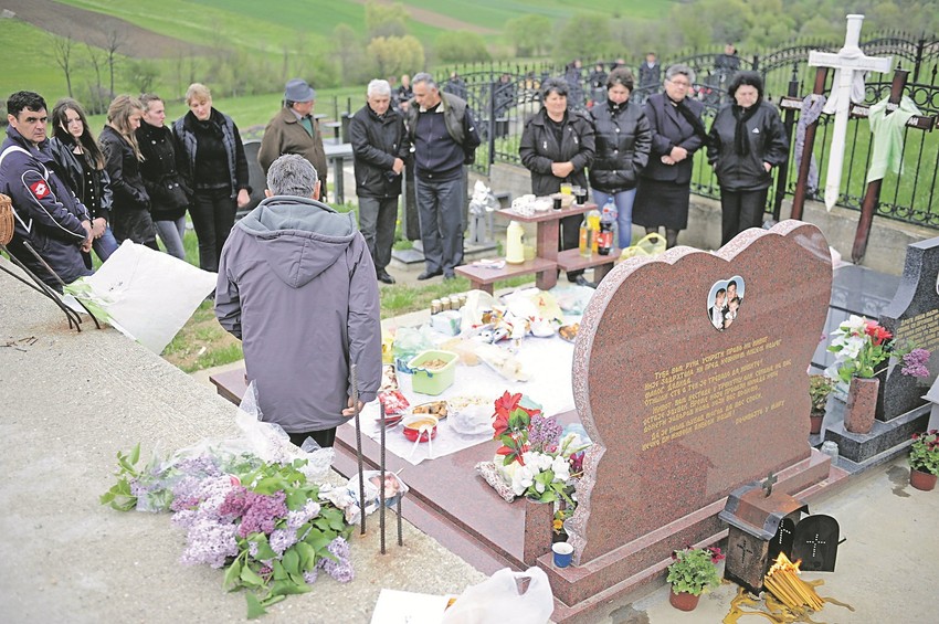 Zajedno tuguju: Na Davidovom grobu, najmlađe žrtve masakra