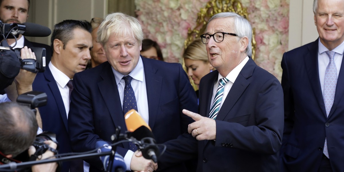 Rozwiązania w sprawie brexitu nie ma "w walizce". Potrzebna jest jeszcze "ciężka praca" - przekonywał premier Wielkiej Brytanii Boris Johnson po spotkaniu z szefem KE Jean-Claude'em Junckerem, które nie zakończyło się przełamaniem pata na linii Londyn-Bruksela.