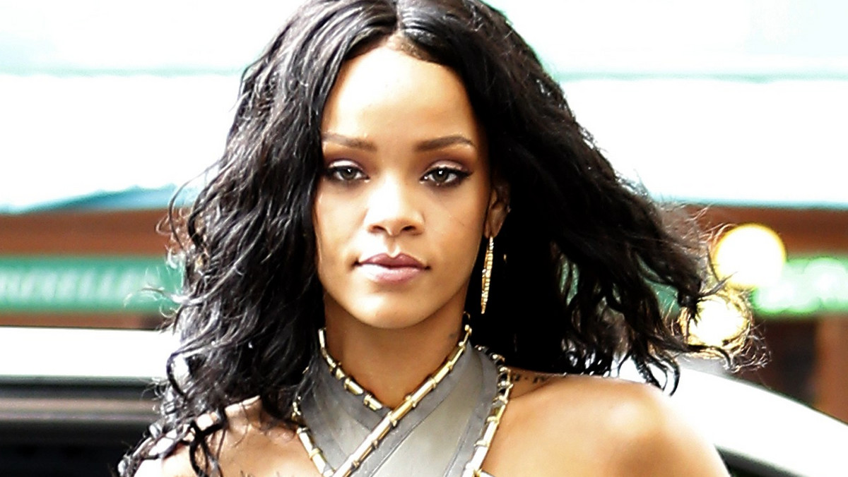 Rihanna  tym razem … w bojówkach