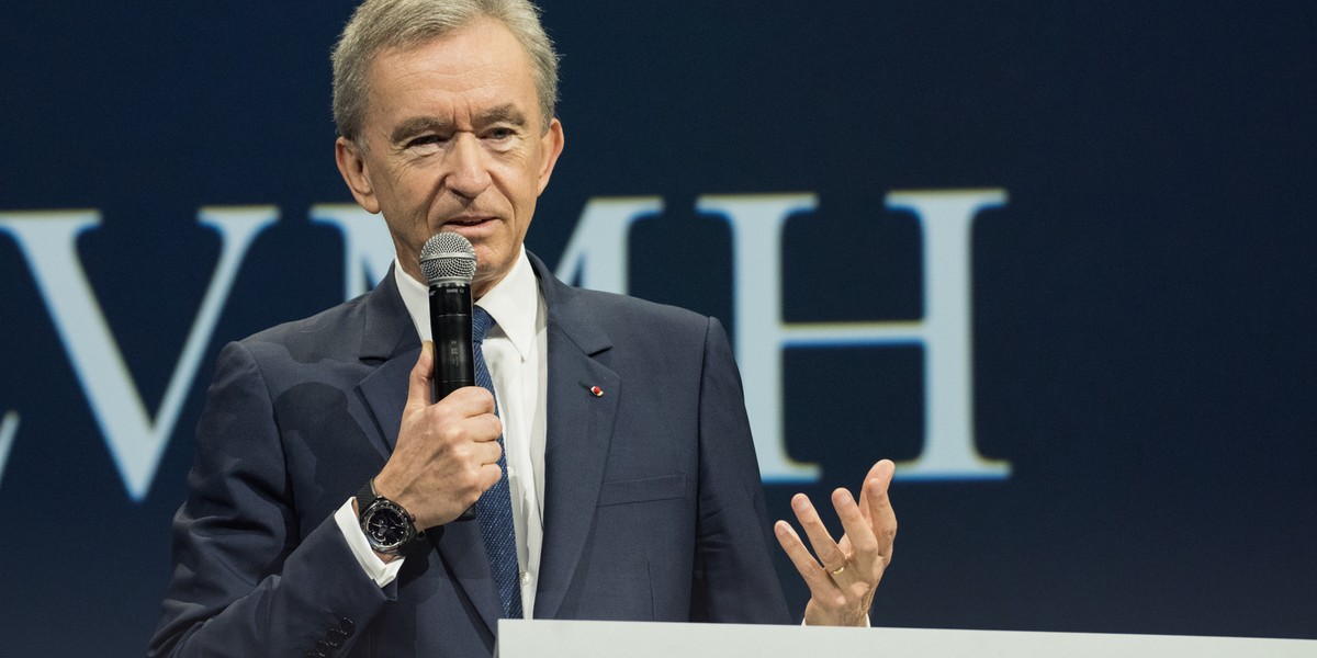 Najbogatszy człowiek świata Bernard Arnault stał się jeszcze bogatszy, dzięki wzrostowi kursu akcji największej spółki w Europie.