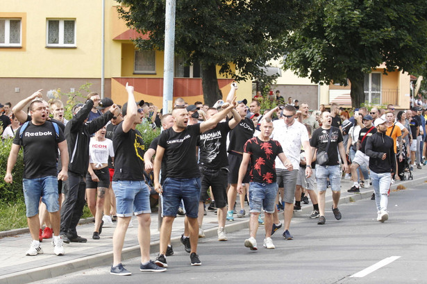 Protest przed Komendą Powiatową Policji w Lubinie