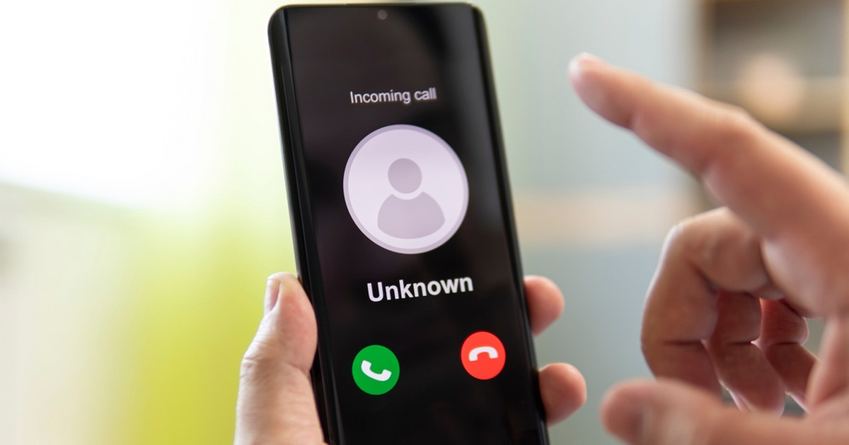How do you behave when an unknown number calls?  We explain