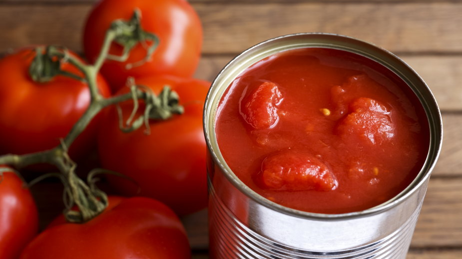 Kupujesz pomidory w puszce? Lepiej przestań to robić 