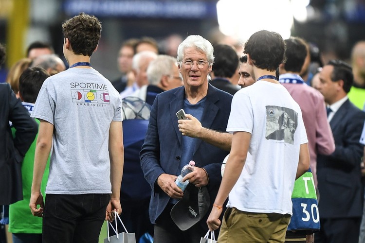 Richard Gere trenował na San Siro z piłkarzami Realu Madryt