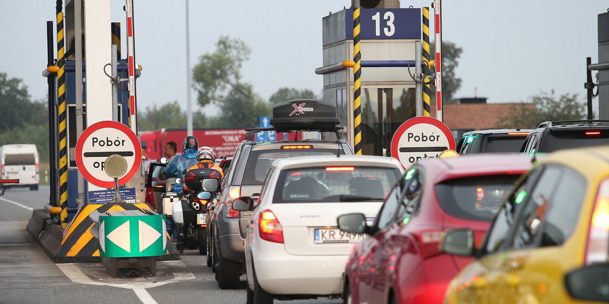 Od 1 października zmieniają się zasady poboru opłat na polskich autostradach. Kierowcy mają 10 dni na rejestrację w nowym systemie.