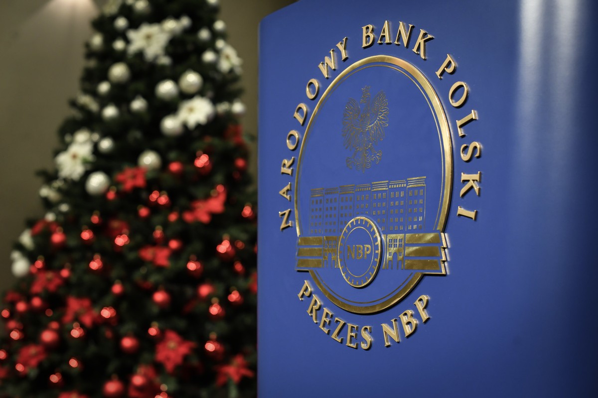 Koniec "świętej tradycji" w NBP? Kredytobiorcy mogą spodziewać się prezentu na Mikołaja