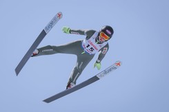 Jedyny taki konkurs. Skoczkinie w jednej drużynie ze Stochem i Kubackim