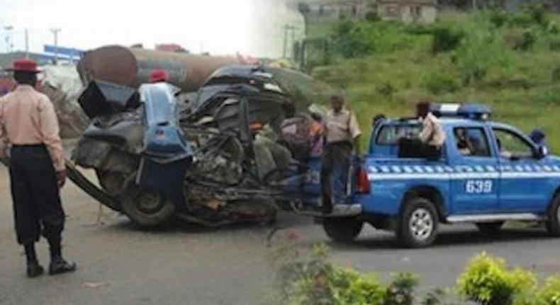 19 people crushed to death on Lagos-Ibadan expressway.