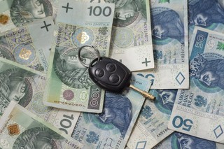 Ile kosztuje OC w 2025 roku? Cena ubezpieczenia samochodu spada, ale nie dla wszystkich