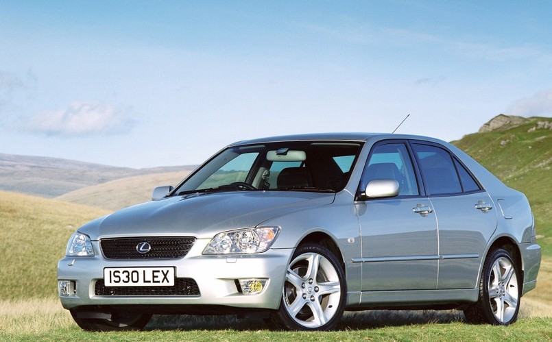Lexus IS I - używane
