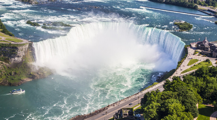 A híd, amin a robbanás történt átível a híres Niagara vízesésbél, innen kapta a szivárvány elnevezést. / Fotó: Pexels, Illusztráció