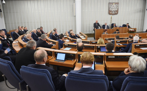 Przedstawiciel senackich legislatorów zastrzegł, że z uwagi na tempo prac nad ustawą prawnicy Senatu mieli za mało czasu na przygotowanie opinii na piśmie