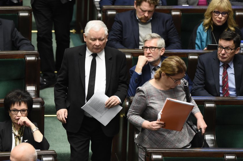 Jarosław Kaczyński, Ryszard Terlecki  i Beata Mazurek nieobecni podczas minuty ciszy dla Pawła Adamowicza