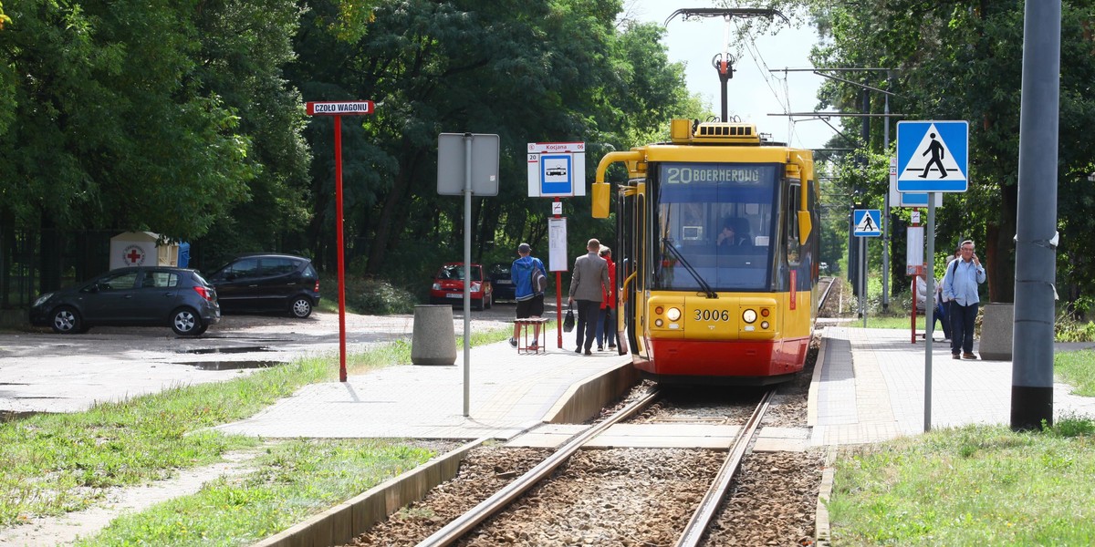 Uwaga, zmiany w rozkładach ! Komunikacja w długi weekend