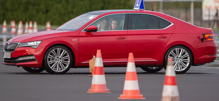 Edyta Górniak ze Skodą nauczy się prowadzić auto