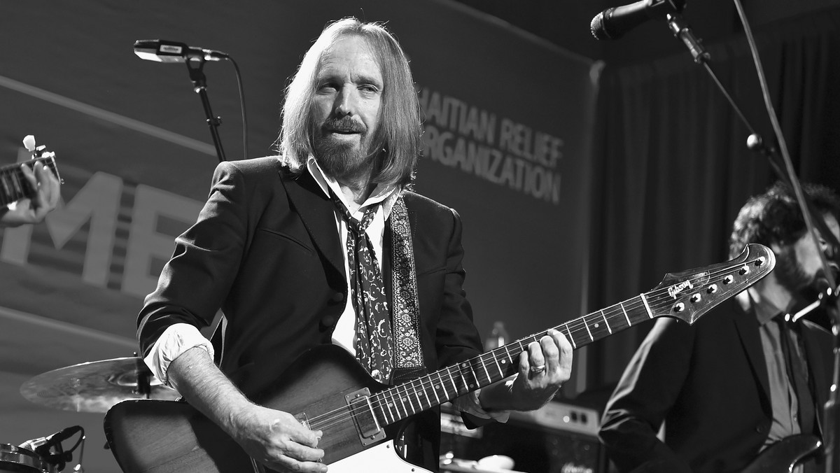 Tom Petty nie żyje. Legendarny amerykański rockman miał 66 lat. Ostatnio koncertował wraz z zespołem Heartbreakers. Przyczyną śmierci muzyka był rozległy zawał serca.
