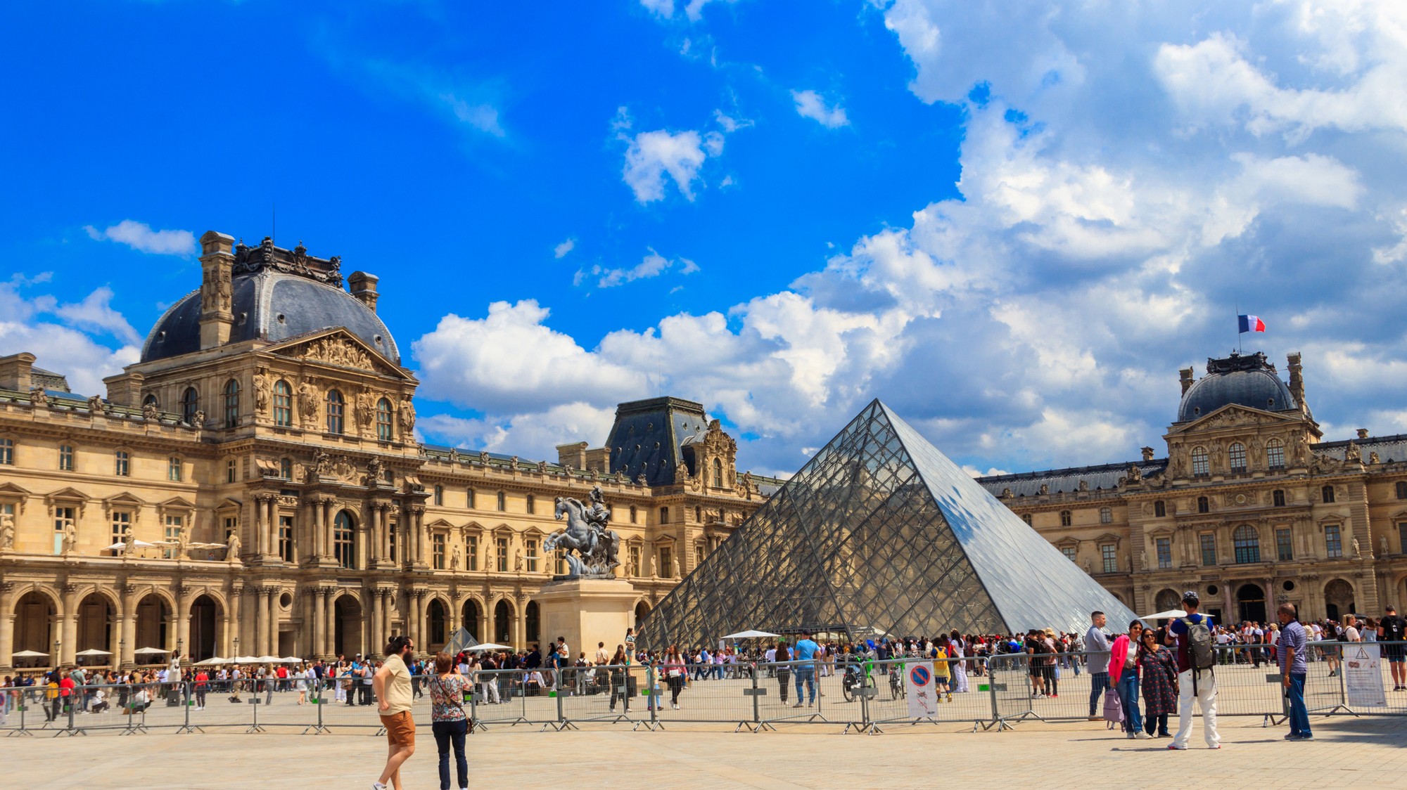 Paríž sa pripravuje na najhoršie. (ilustračné foto)