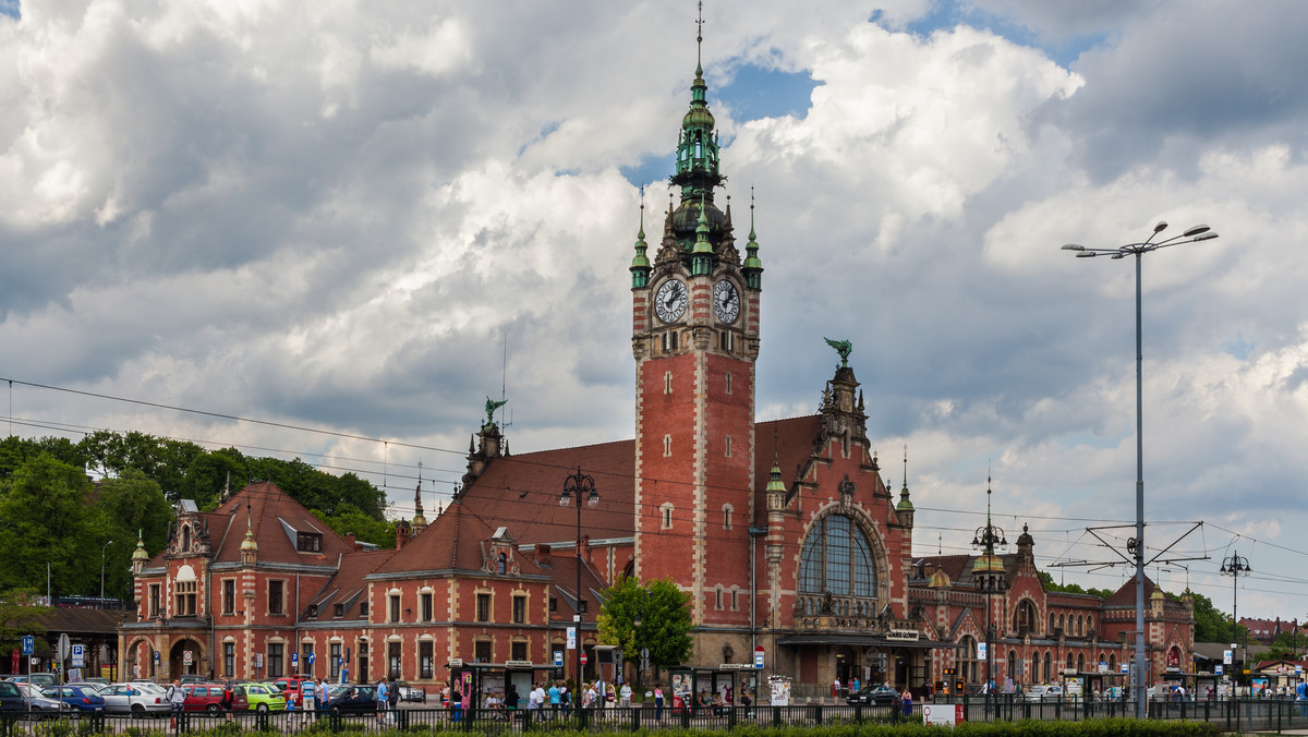 Z usługi car-sharingu, oferowanej przez PKP, można już korzystać przy dworcach Gdańsk Główny i Gdańsk Oliwa. Pierwszym miastem w Trójmieście, które uruchomiło to przedsięwzięcie w połowie sierpnia, była Gdynia.