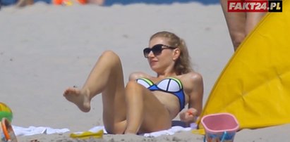 Żona Błaszczykowskiego pręży się na plaży! WIDEO