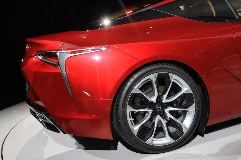 Lexus LC500 (Detroit 2016)