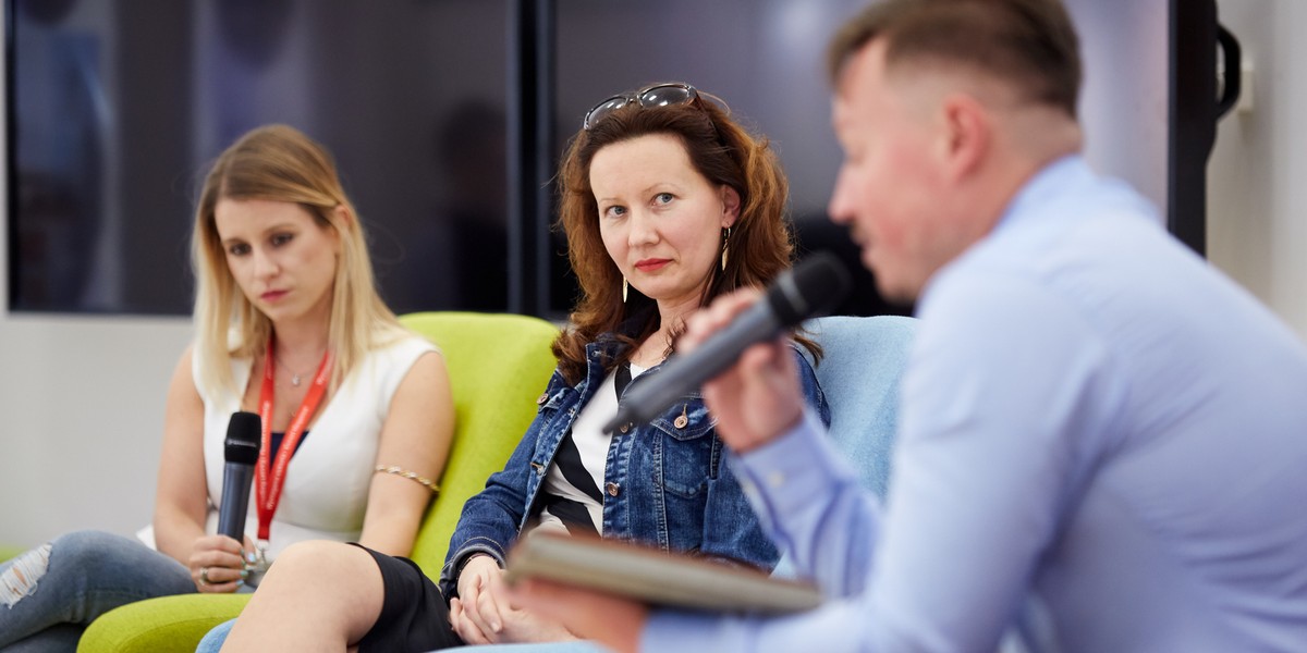 Procter & Gamble po raz kolejny zaangażował się w ABSL Startup Challenge. Będąc Partnerem głównym konkursu oraz  opiekunem wertykału Sales&Marketing Tech, P&G był gospodarzem jednego z półfinałów.  W ramach wydarzenia odbył się między innymi panel pt. Jak technologie wpływają na sposób, w jaki korporacje mogą dotrzeć do swoich klientów/konsumentów?, w którym udział wzięła m.in. Joanna Bohdanowicz, Dyrektor Sprzedaży w Procter & Gamble.