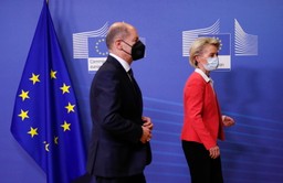 Von der Leyen i Scholz mówili o sankcjach na Rosję. Dziennikarze pytali o Nord Stream 2