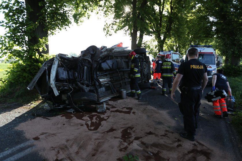 Straszna śmierć strażaka. Pozostałe osoby z karetki miały więcej szczęścia