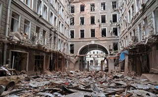 Ukraina: Rosjanie strzelają do ludności cywilnej i wykorzystują kobiety, dzieci i osoby starsze jako żywe tarcze