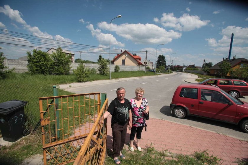 Kielce dom na środku ulicy Skrajnej