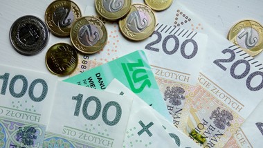 emerytura dla 60-latka z 15-letnim stażem pracy. sprawdź, ile dostaniesz z zus