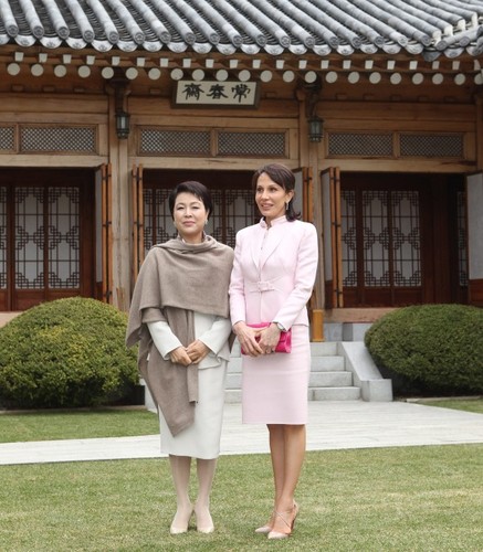 Małżonka prezydenta Korei Południowej, Kim Yoon-ok i Sylvia Bongo Ondimba - małżonka prezydenta Gabonu
