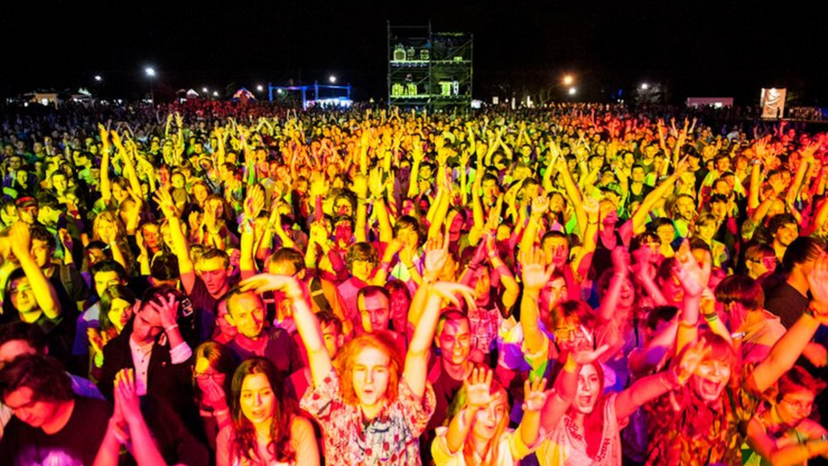 Tegoroczna edycja festiwalu Tauron Nowa Muzyka potrwa od 22 do 25 sierpnia. Koncerty będą odbywały się przede wszystkim w Dolinie Trzech Stawów w Katowicach. Na festiwalu wystąpią m.in. Amon Tobin, Squarepusher, Jamie Lidell, Moderat i Jon Hopkins. Onet jest patronem imprezy.