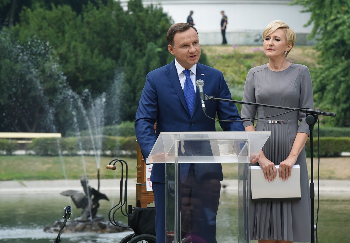 Narodowe czytanie "Lalki": Początek książki przeczytał Andrzej Duda z małżonką