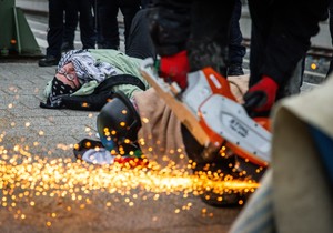 Propalestinski aktivisti blokirali železničke pruge u Hagu
