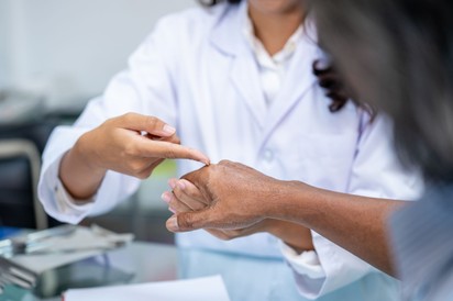 Az autoimmun betegségek figyelmeztető jelei: így ismerheti fel őket időben