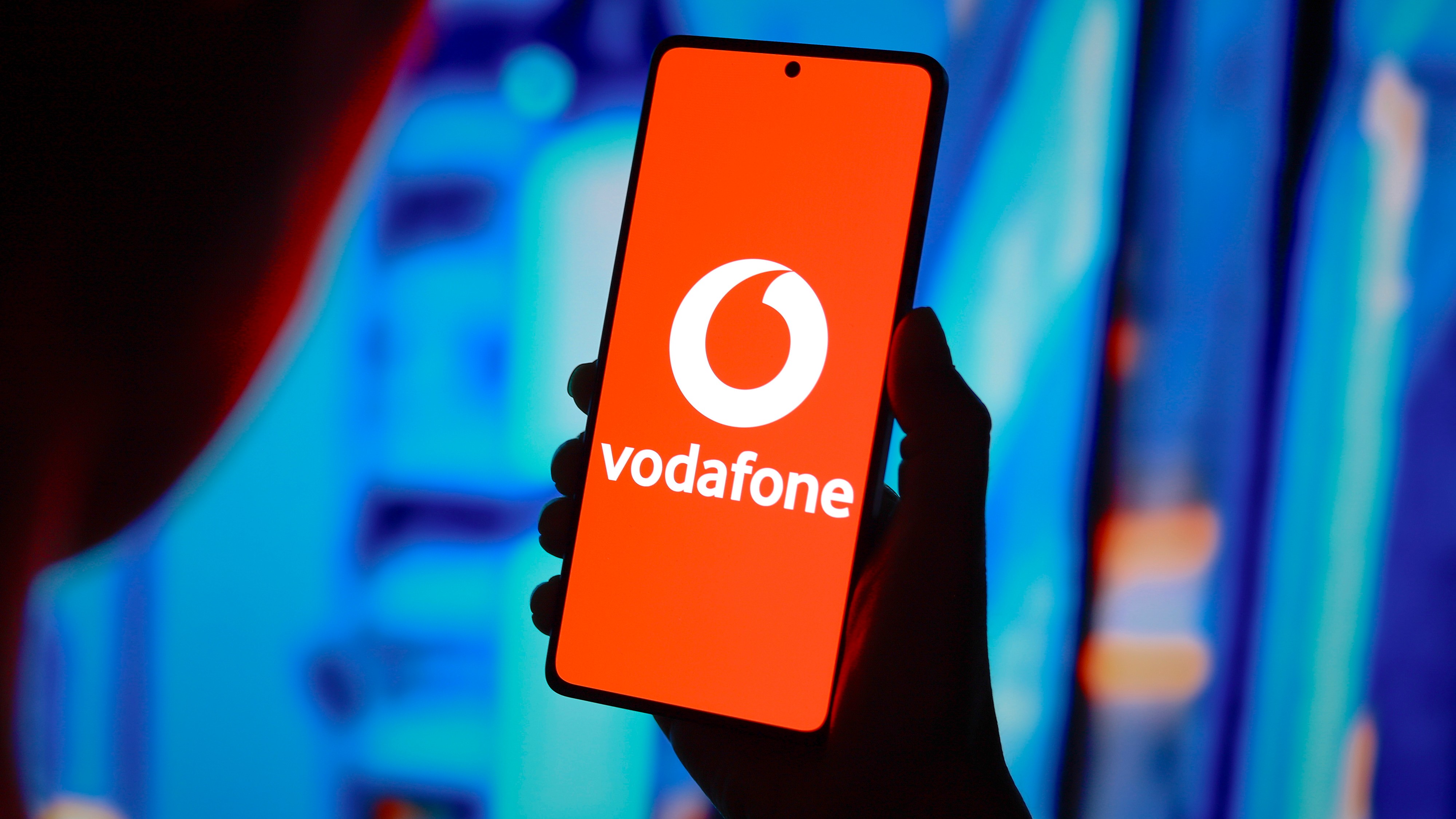 A Vodafone is ingyenes mobilinternettel és hívással támogatja az árvíz miatt elszigetelt családokat