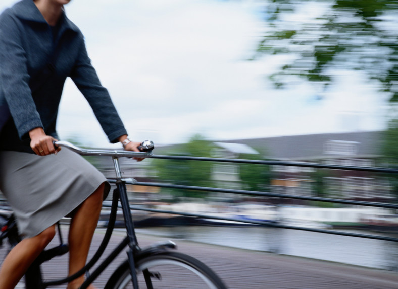 Rowerzystka w Amsterdamie