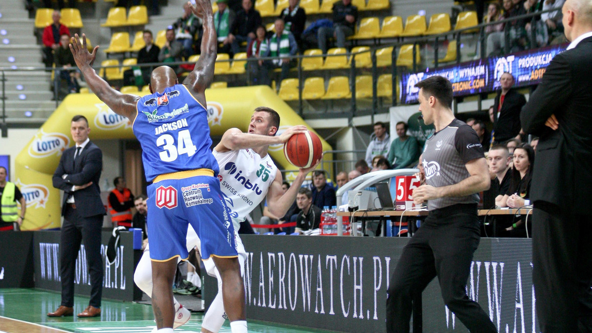  Stelmet Enea BC Zielona Góra odniósł czternaste kolejne zwycięstwo w Energa Basket Lidze i umocnił się na czele tabeli.