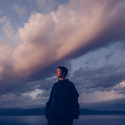 Natalia Przybysz i singiel "Zimna wojna"