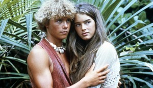 Kristofer Atkins i Bruk Šilds u filmu "Plava laguna"